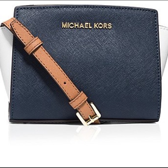 Michael Kors Handbags - Michael Kors Selma Crossbody Bag